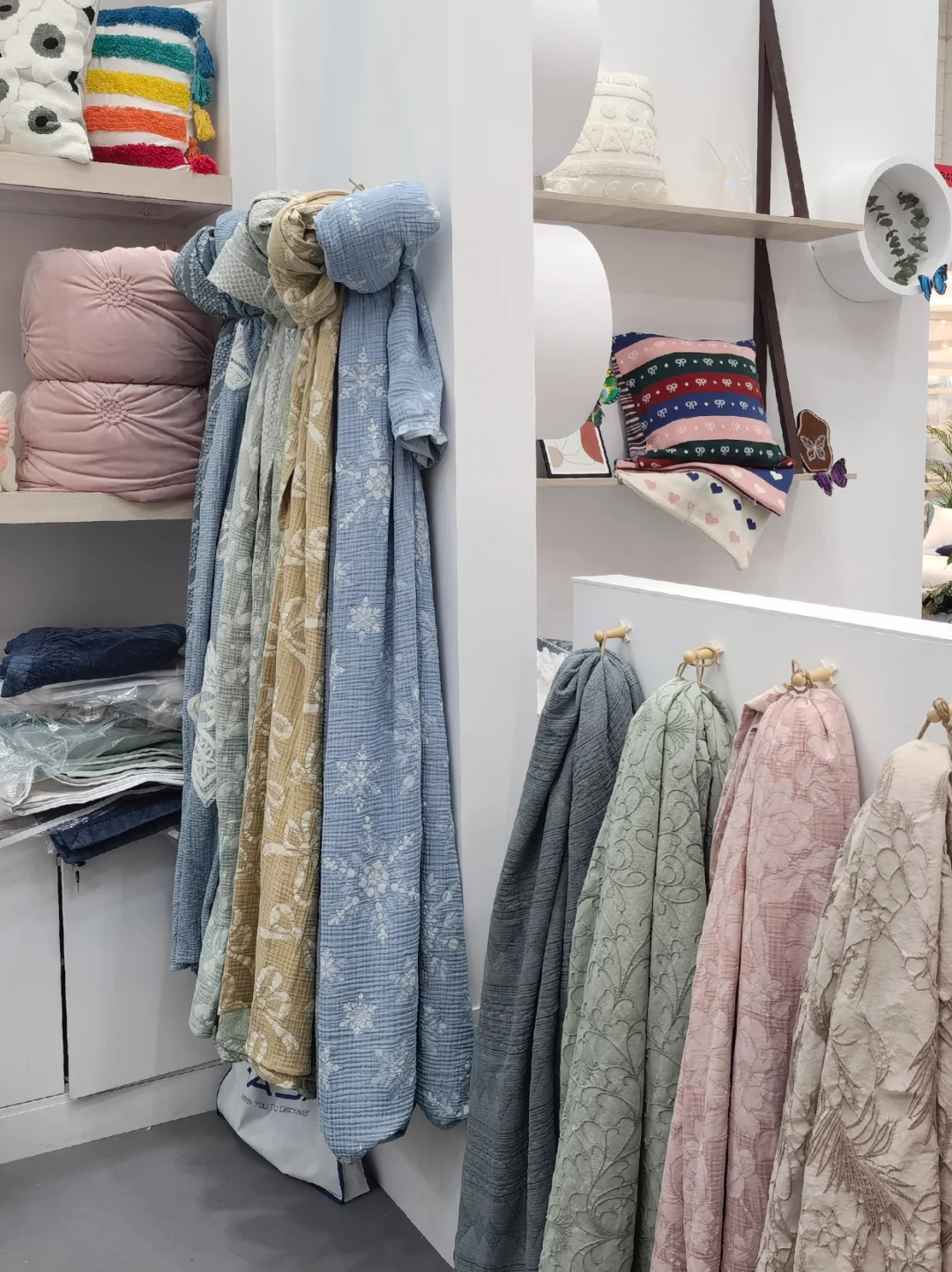 听说你们都喜欢逛展会