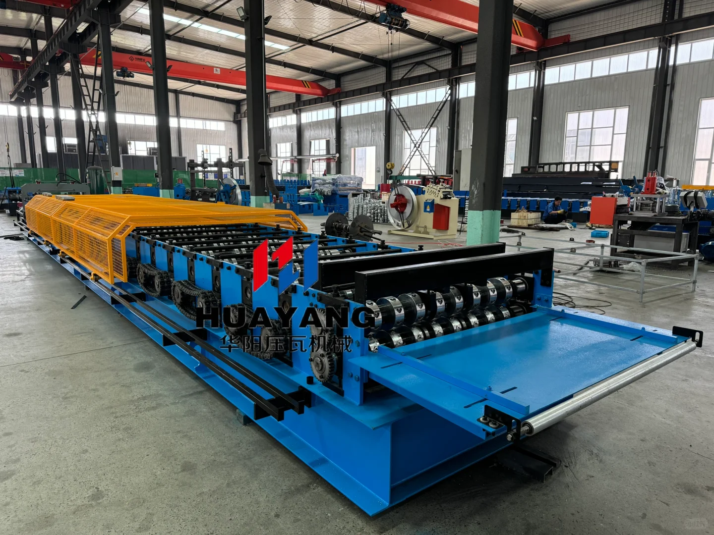 Floor deck tile making machine