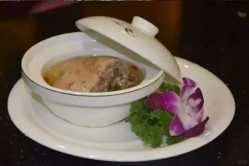 2025这个秋天,在镇江开启美食之旅→