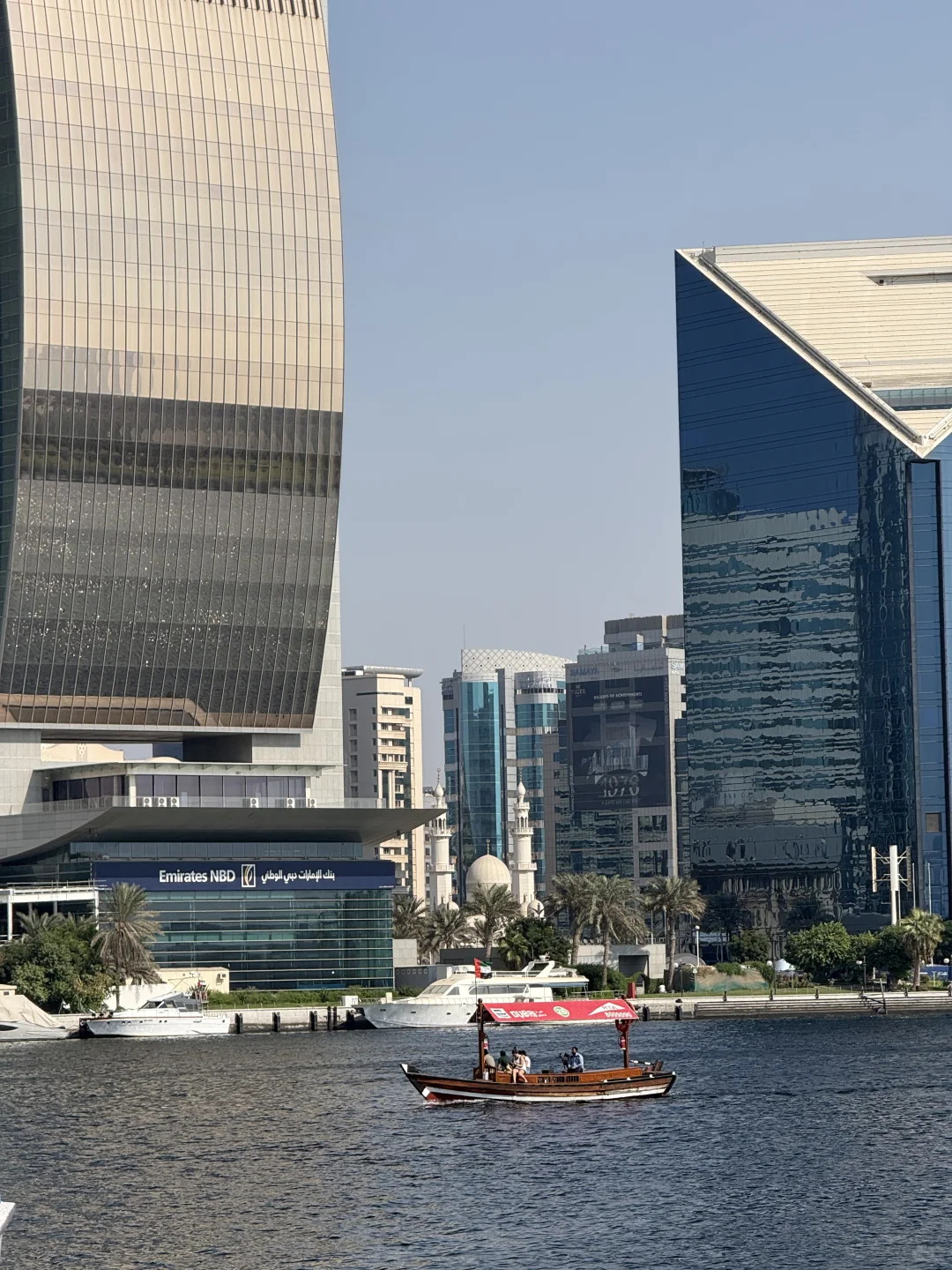 迪拜?一半清醒一半醉?