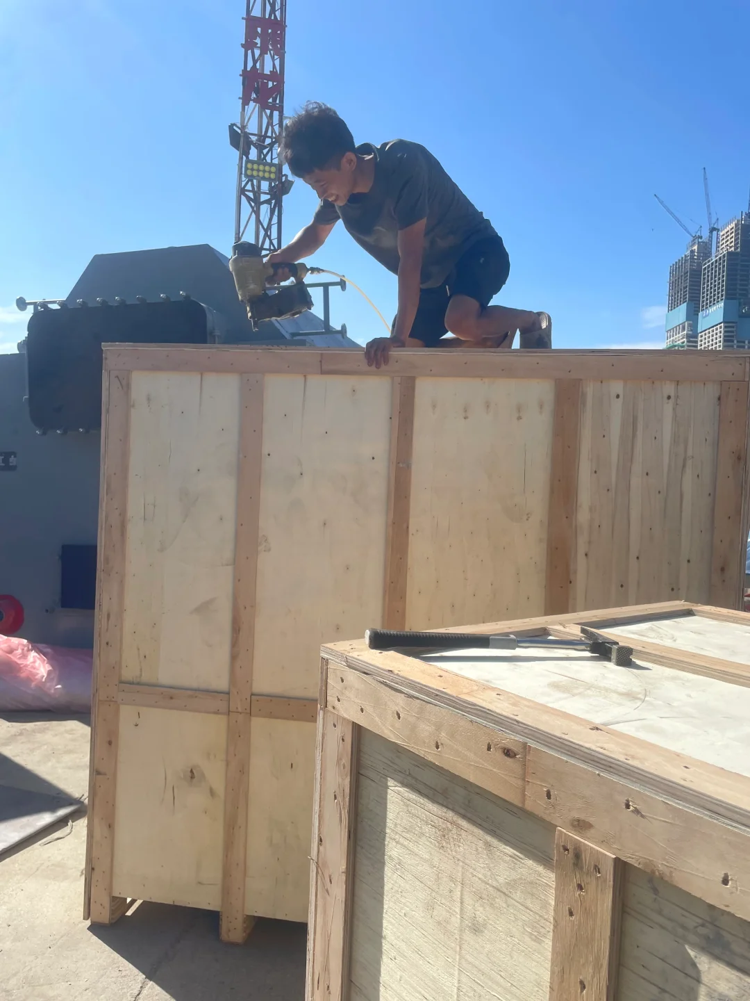 工厂设备搬迁、起重移位，设备搬运。