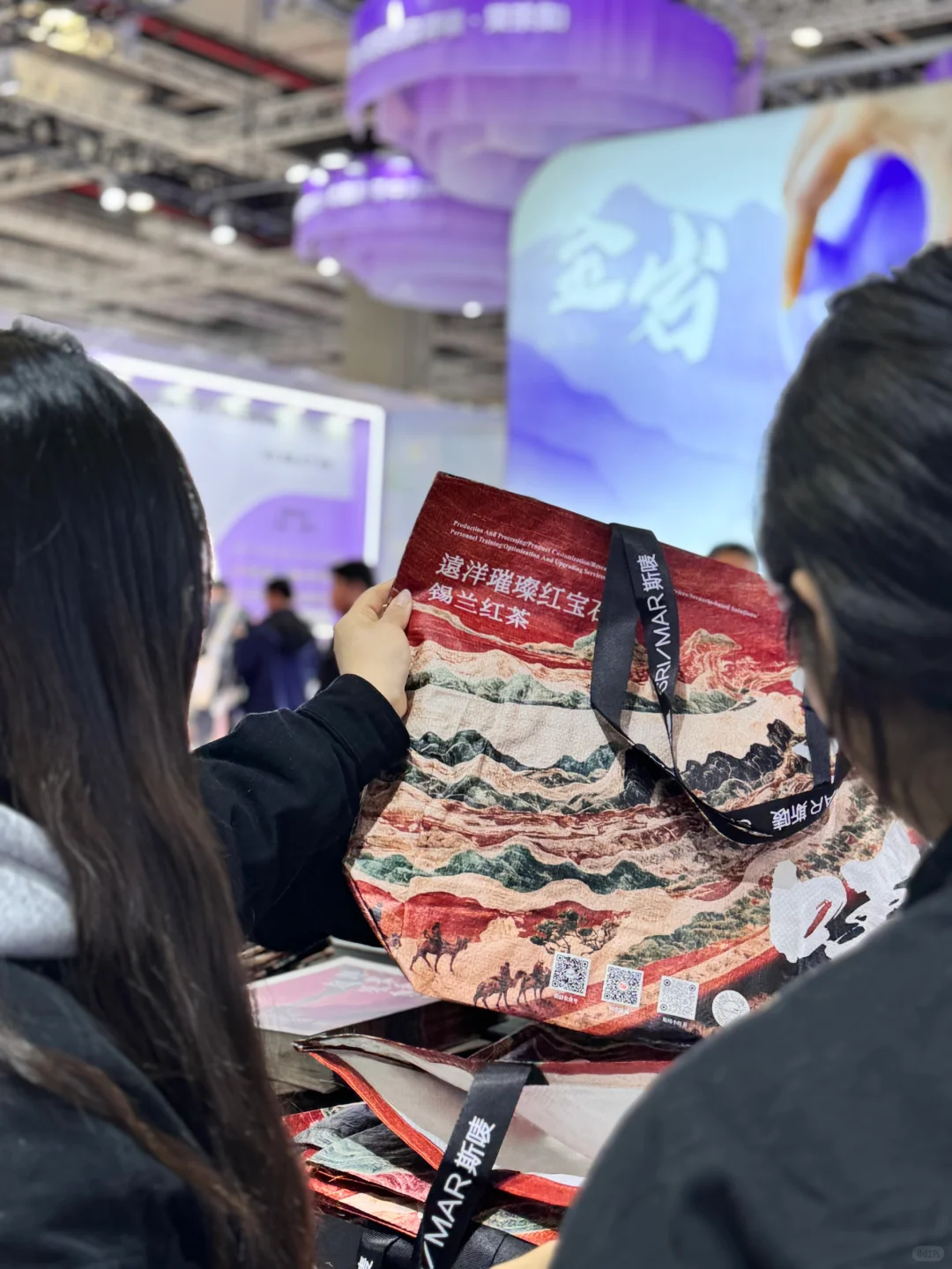 直击上海展会现场，人潮汹涌，快来一起品鉴！