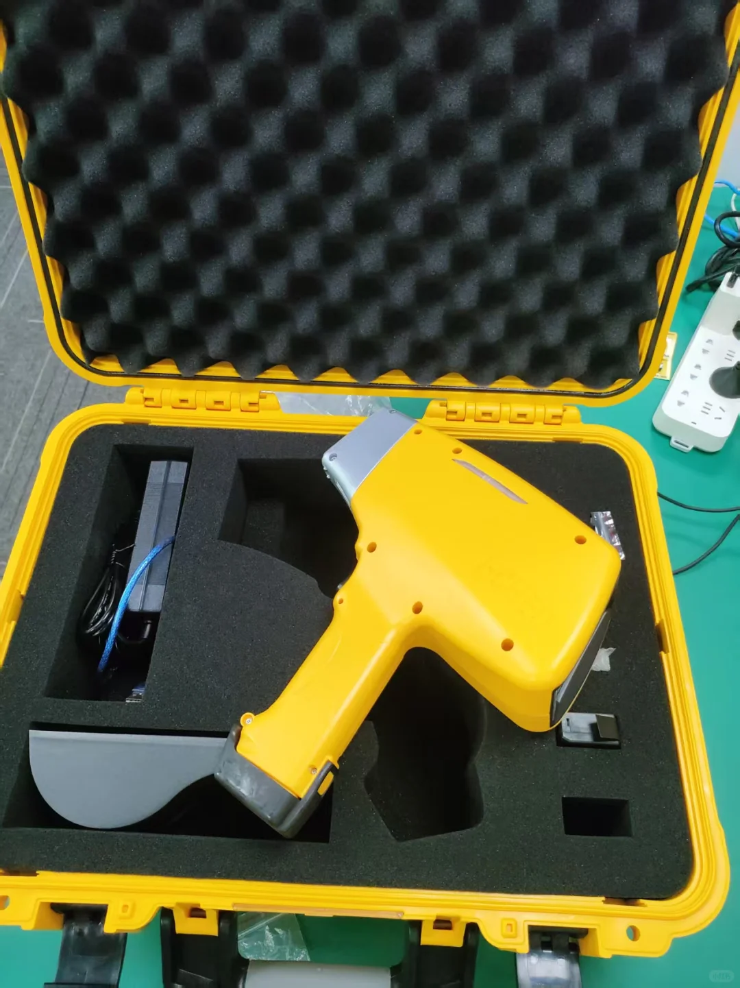 非接触式金属探测仪 艾克