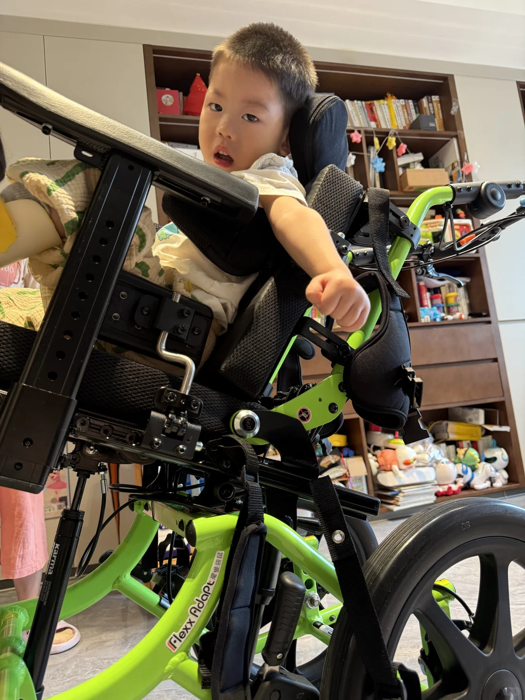 用康复设备康复训练整三个月啦！