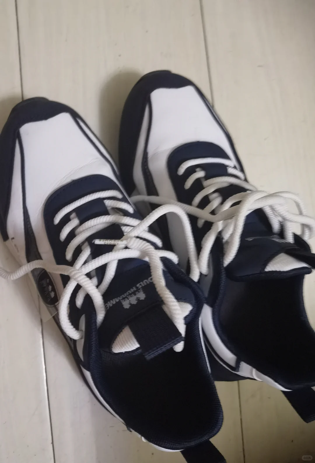 今年卖鞋的疯了?