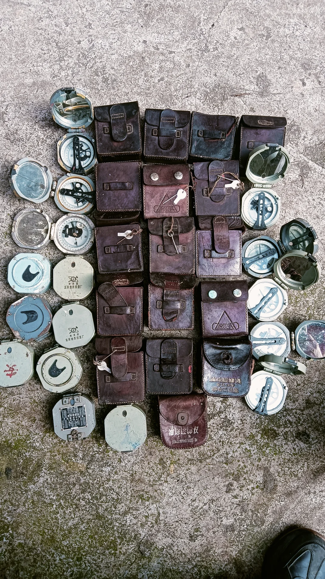 七八十年代地质罗盘