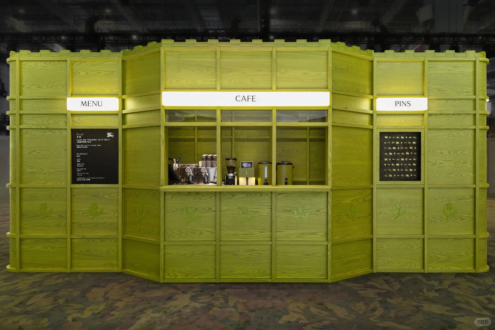 进博会观察? 解码Burberry时钟车站与互动