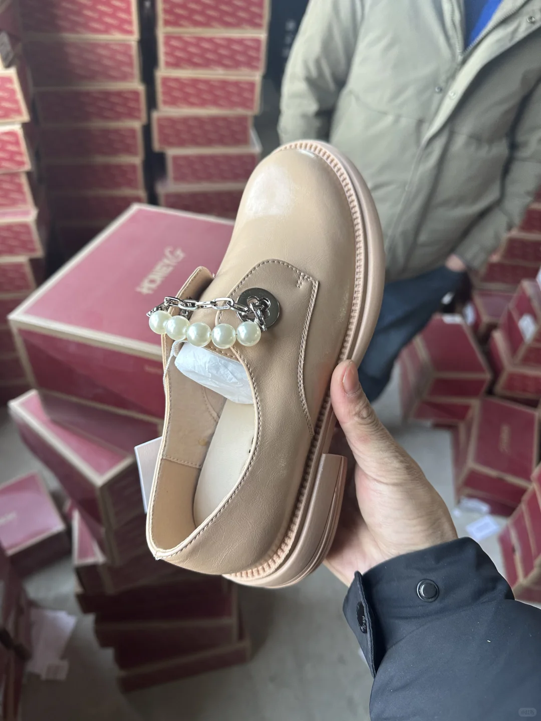 品牌鞋子2万多双