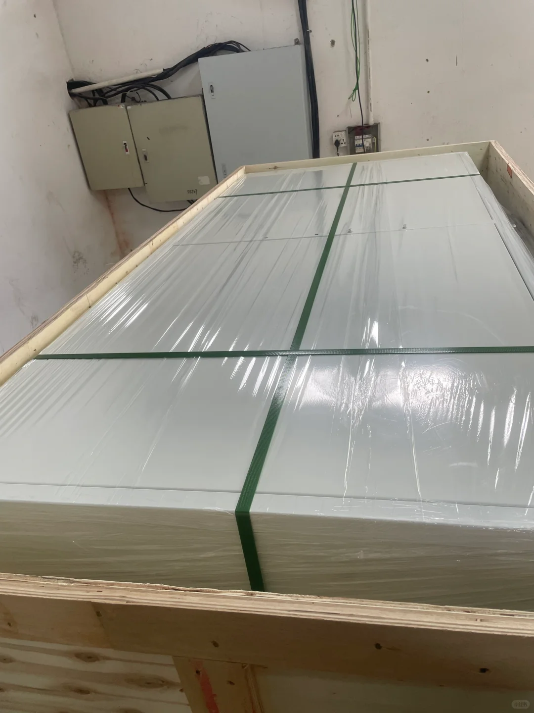 工厂设备搬迁、起重移位，设备搬运。