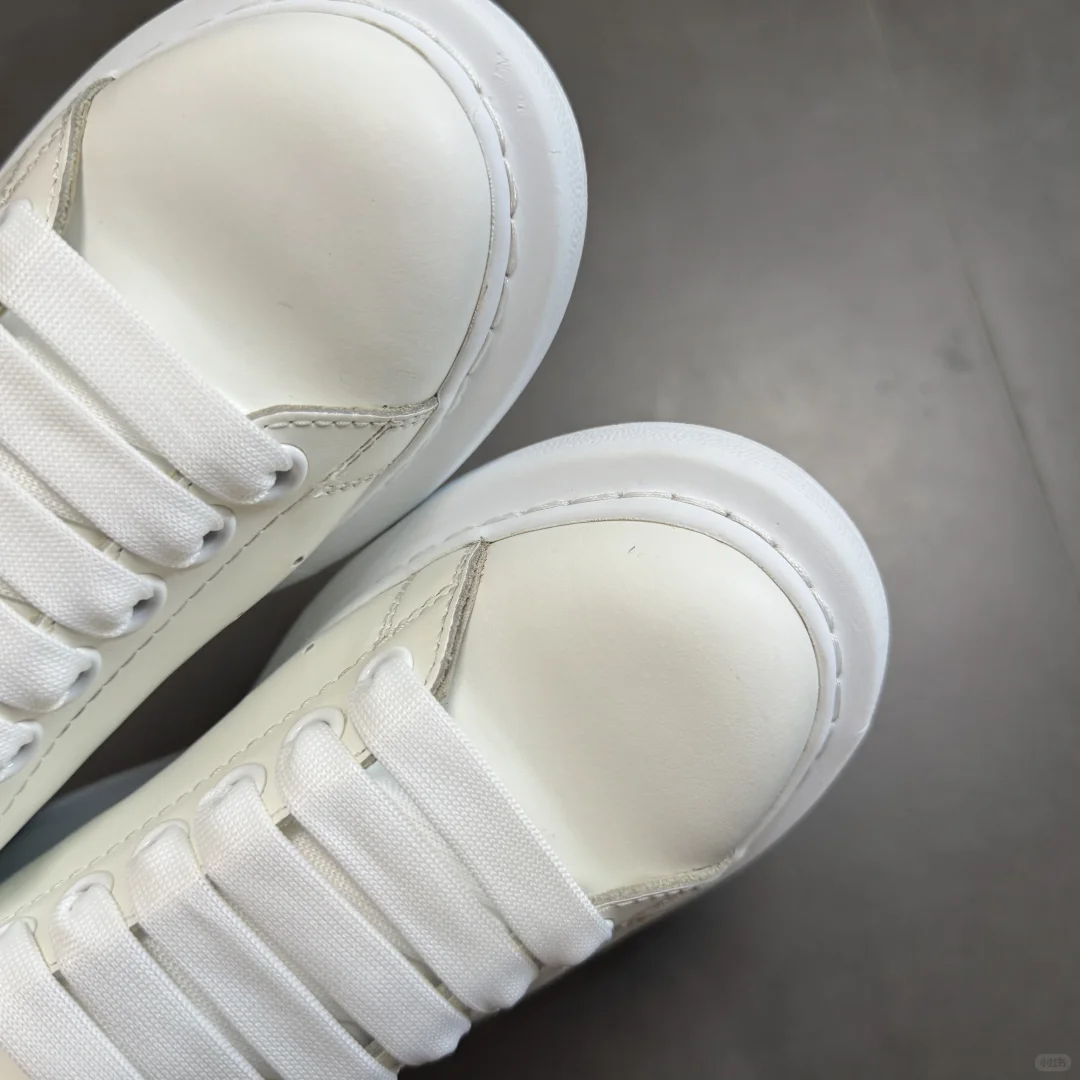 麦昆小白鞋 白蓝尾 699? 正品