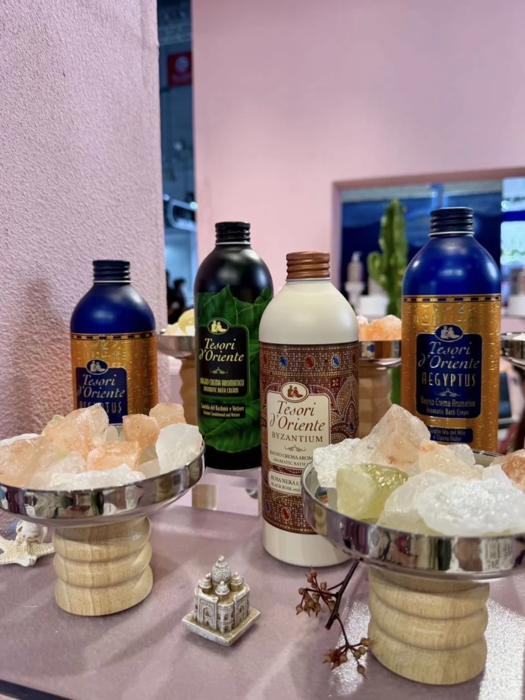 进博会宝藏！东方宝石锁香瓶锁住秋冬浪漫?