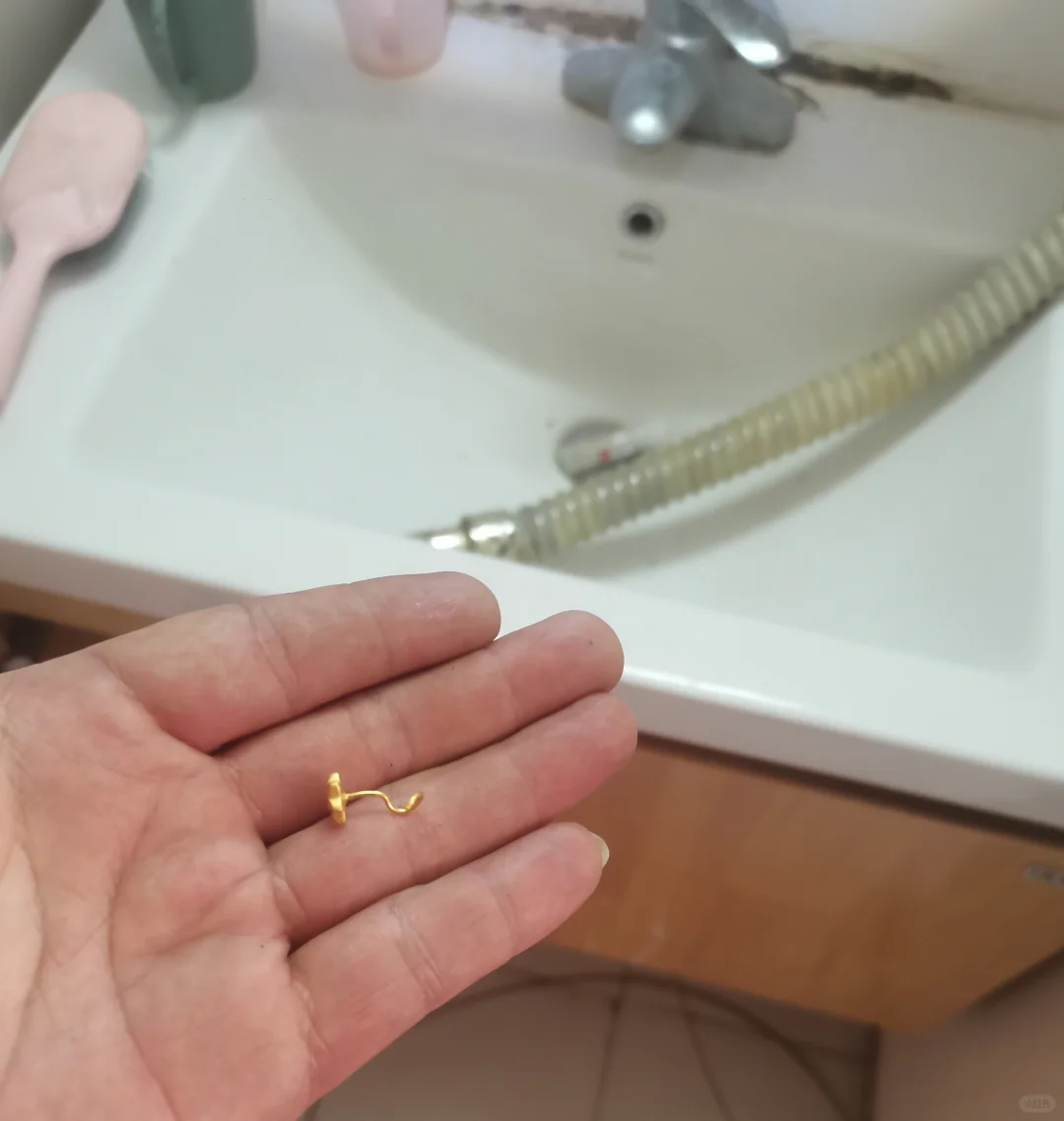 莒南县成功打捞耳钉