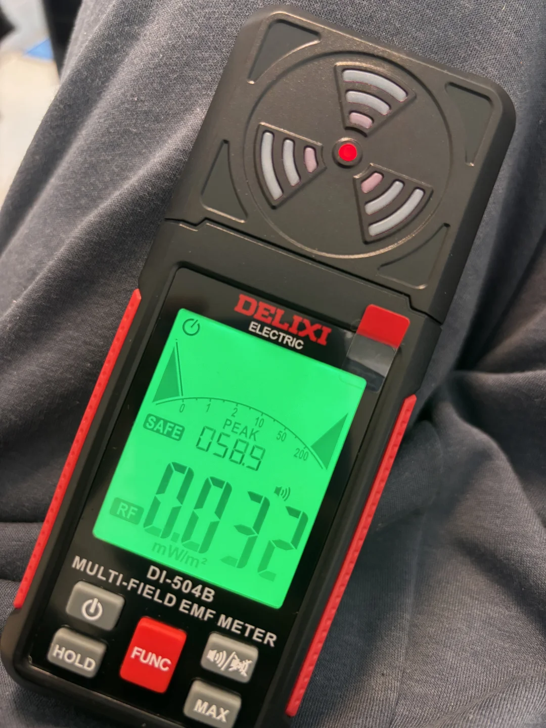 2025.10.22 买的辐射检测仪刚才突然变橙色