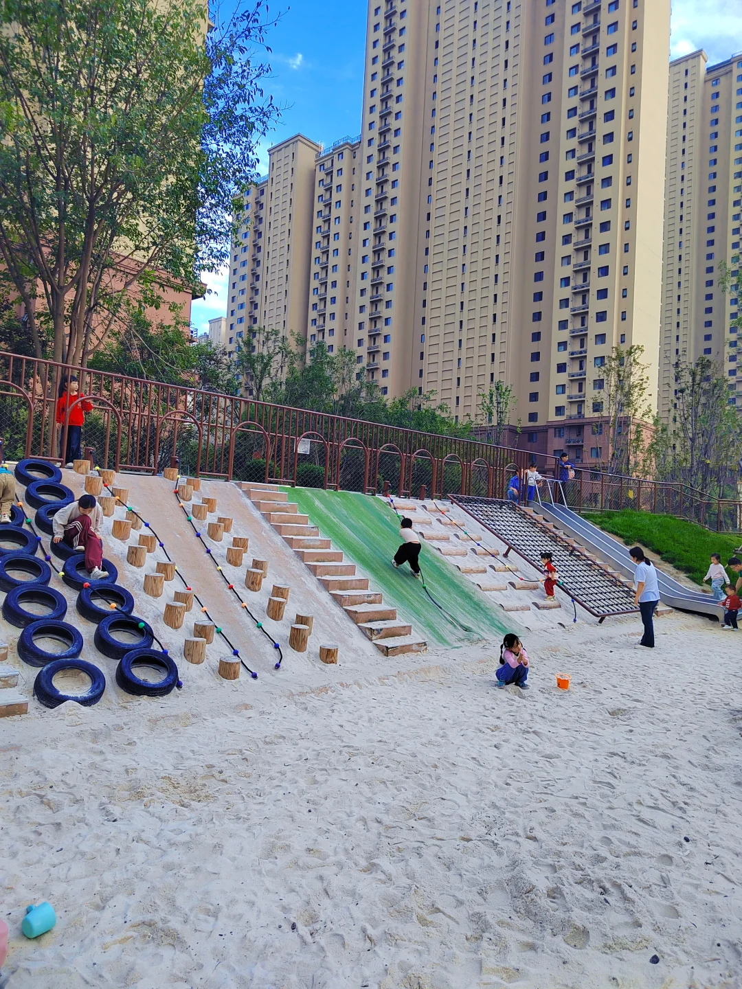 免费遛娃新地标,红旗铁路公园嗨玩一整天!