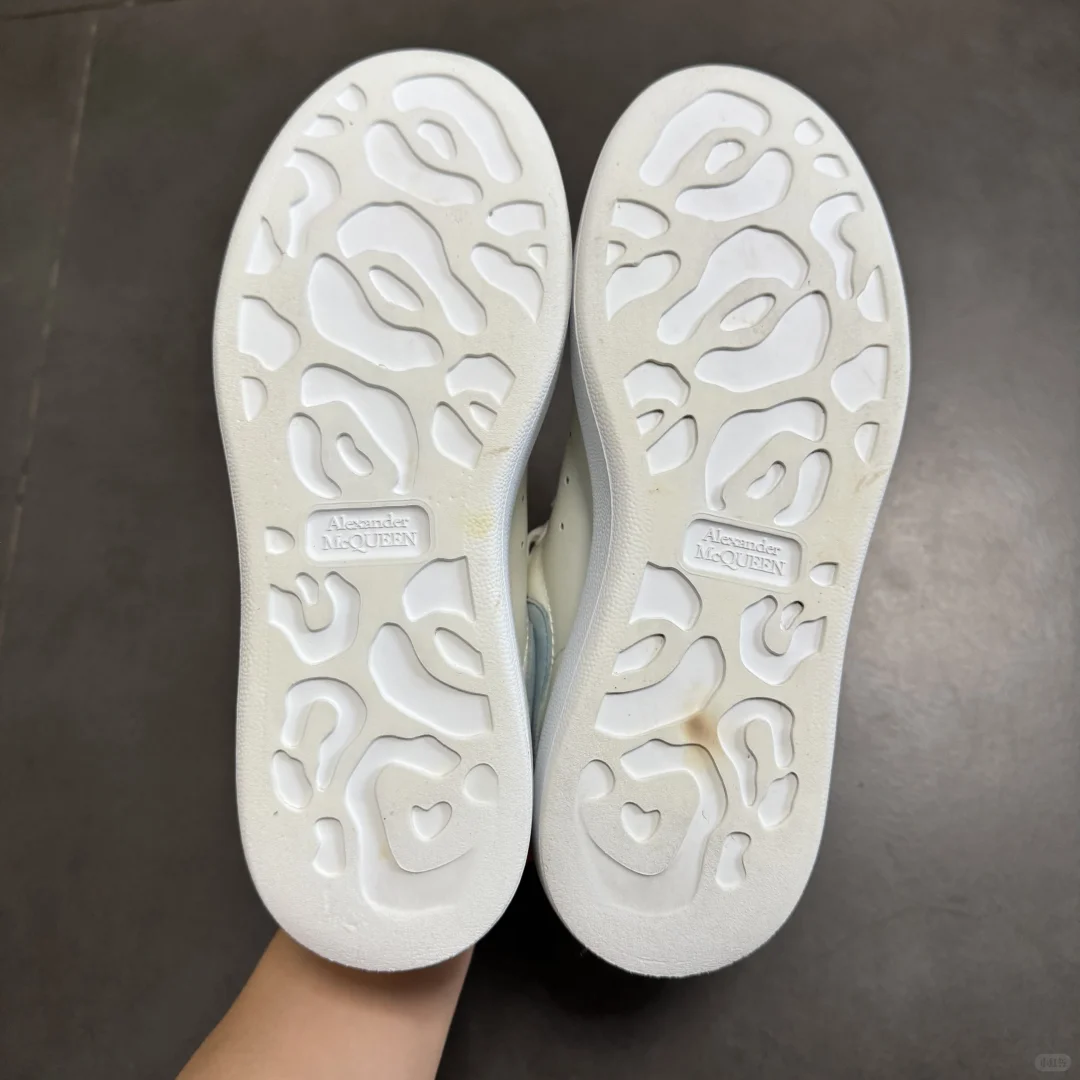 麦昆小白鞋 白蓝尾 699? 正品