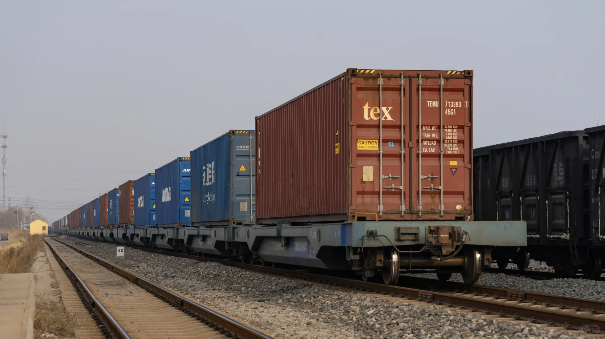 沧港铁路丨STX1/3/4驮背运输车