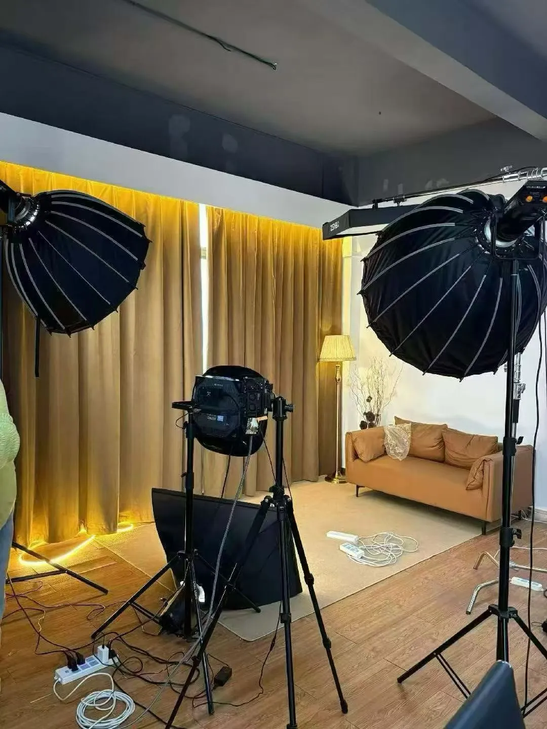 想搭建专业带货直播间，设备可以这样租！