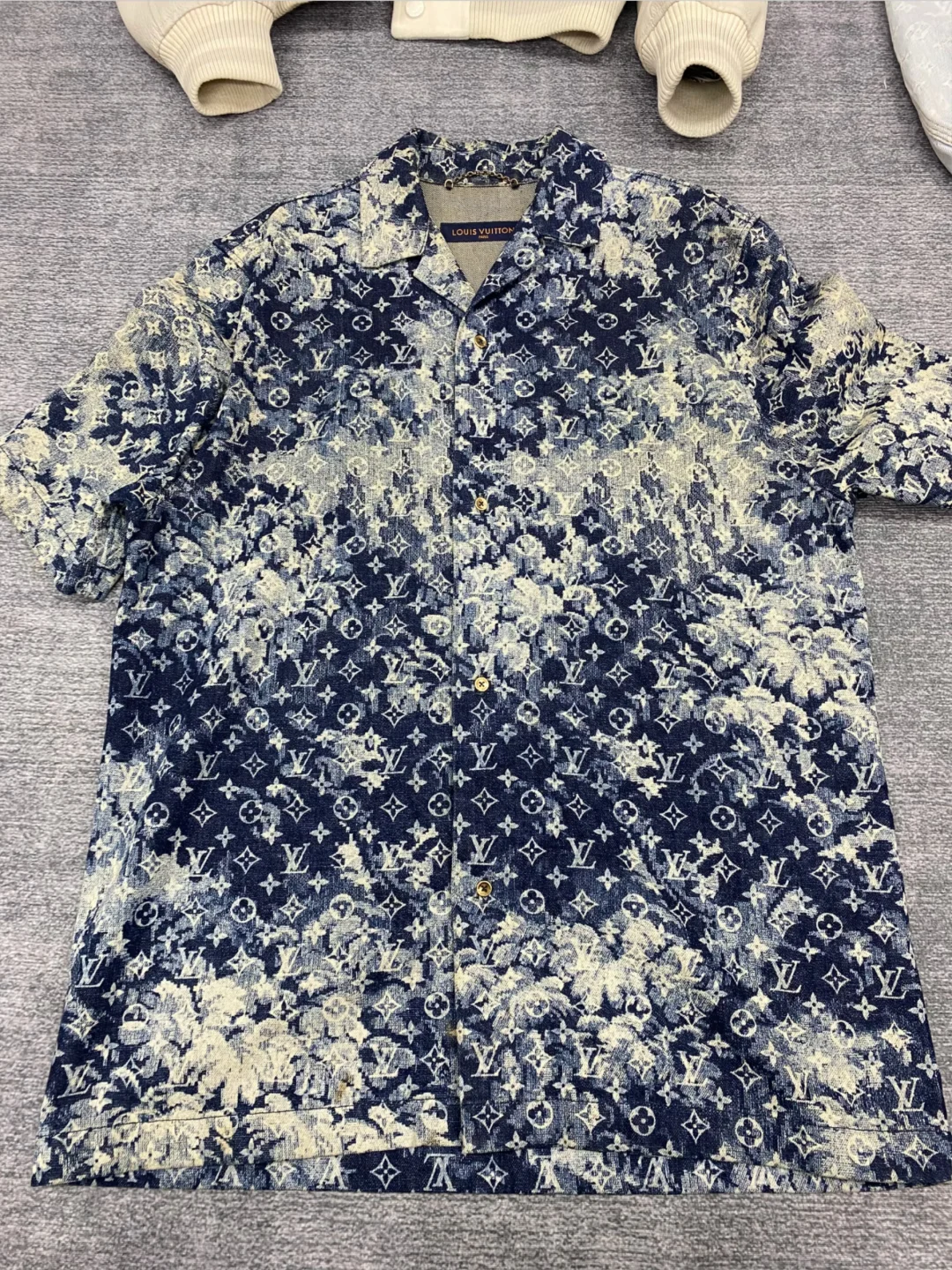 找到一家靠谱的奢侈品鞋服回收店?少走弯路