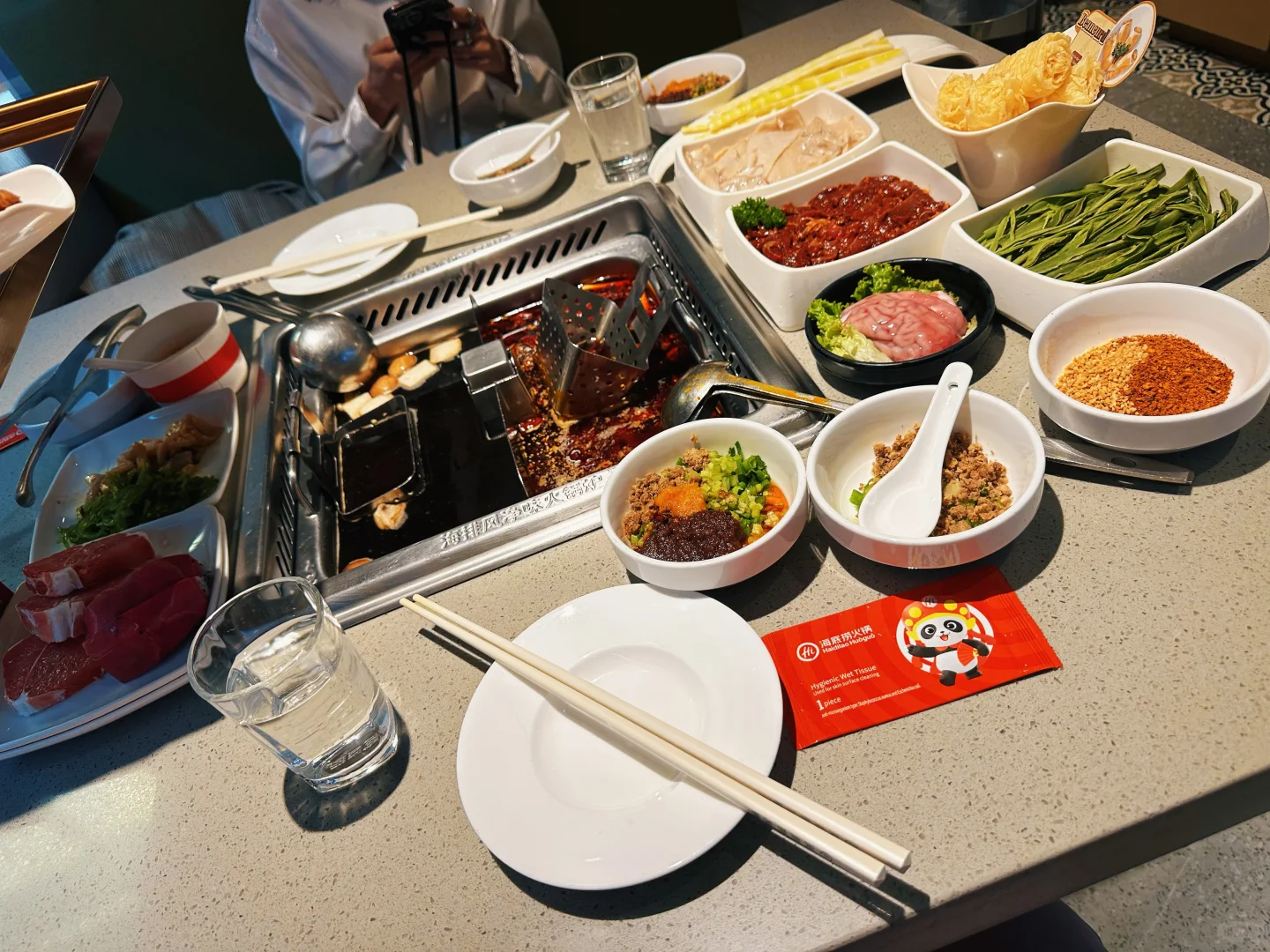 ?? 迪拜海底捞！家乡味太暖啦✨