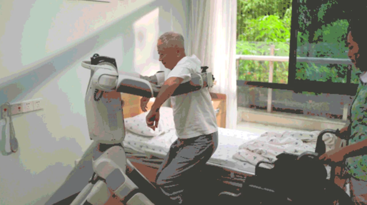 腾讯Robotics X Lab发布居家服务机器人小五