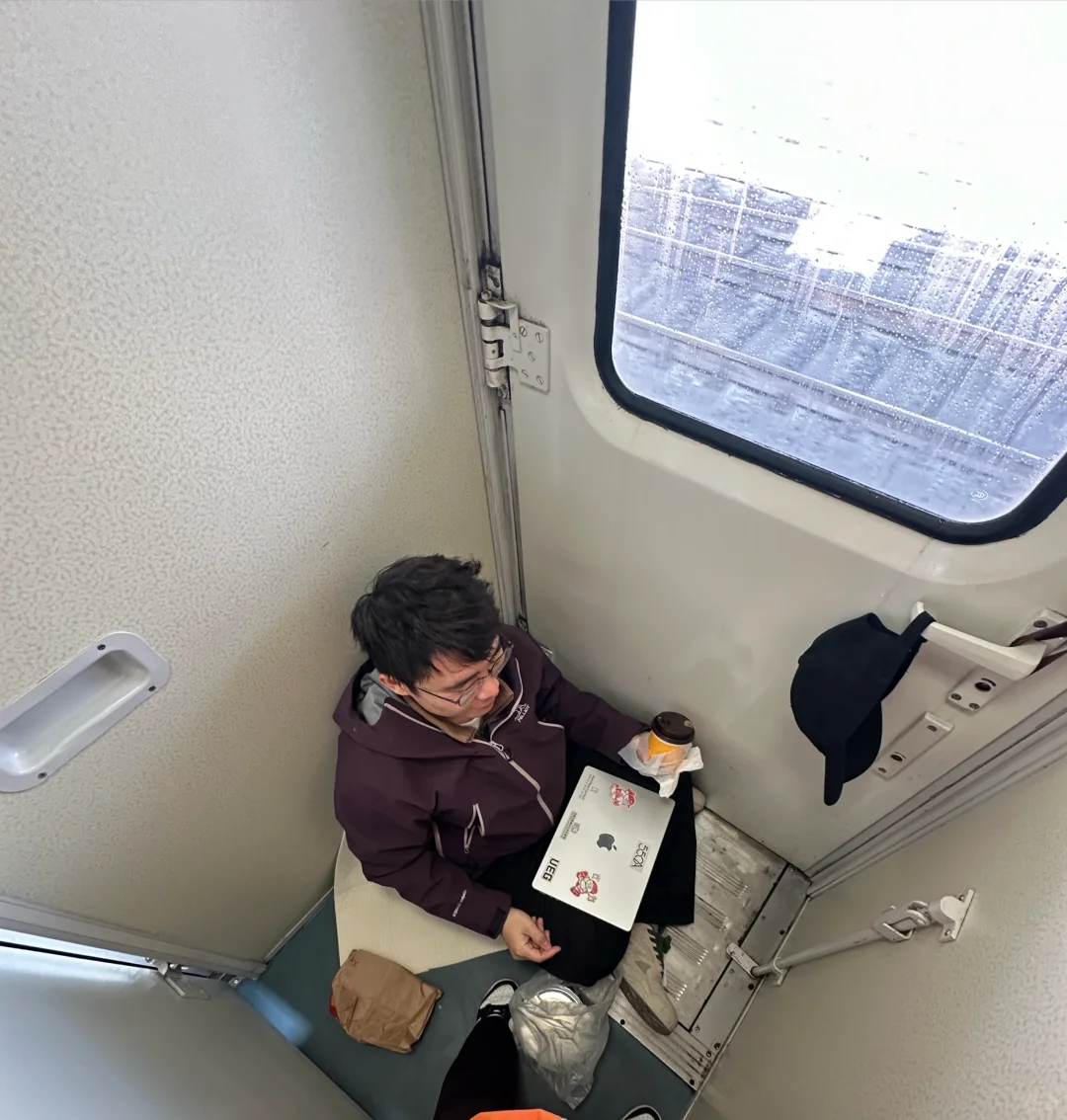 加班设备普通，加班地点就不普通