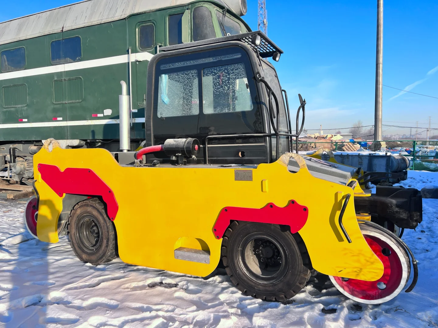 公铁内燃牵引机车 铁路两用车