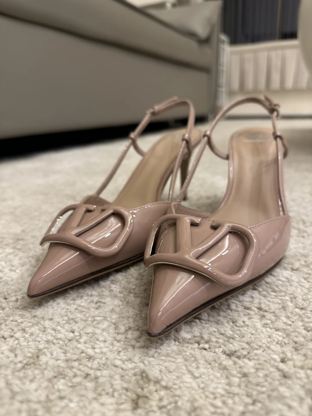 闲置华伦天奴裸色高跟鞋