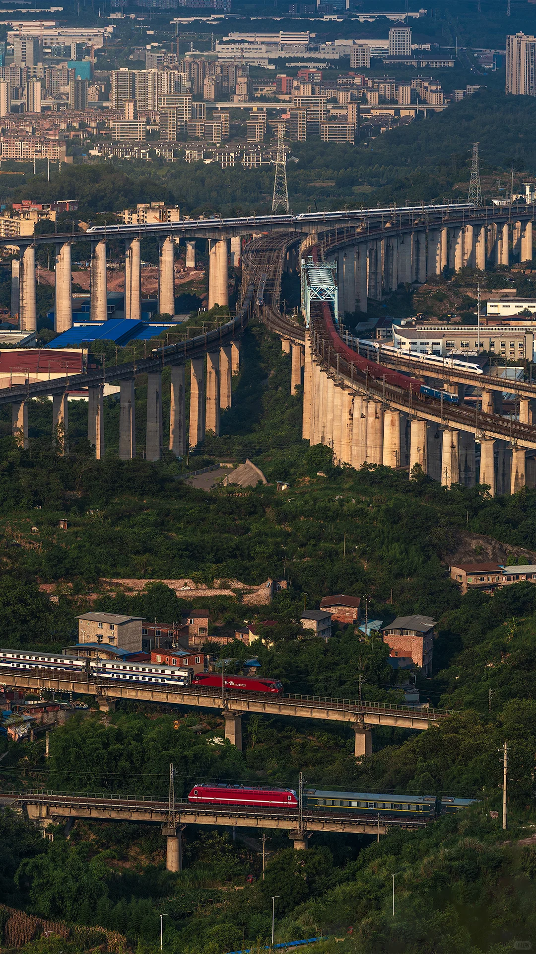 交通强国，铁路先行