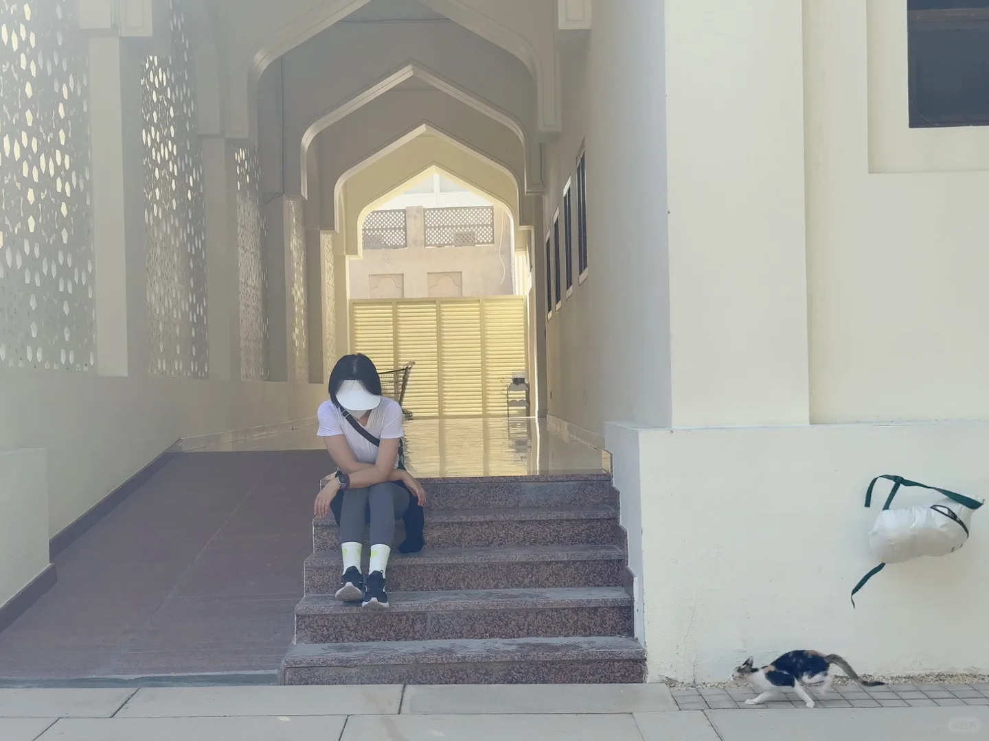 迪拜?一半清醒一半醉?