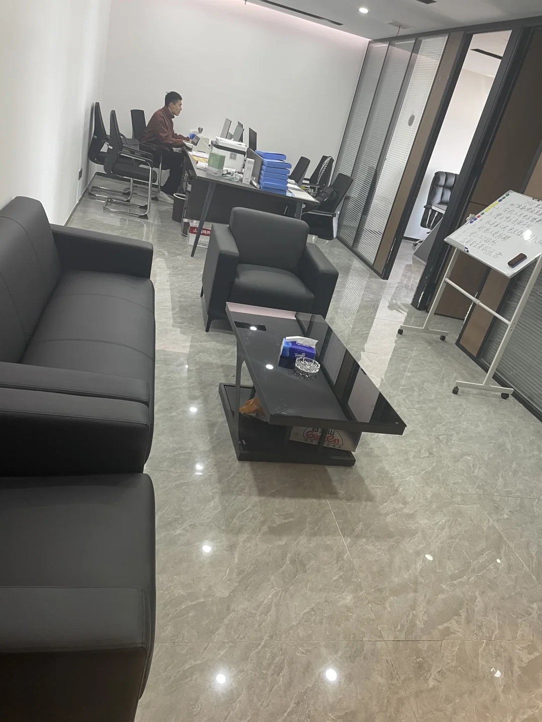 有需要找工作的小伙伴嘛