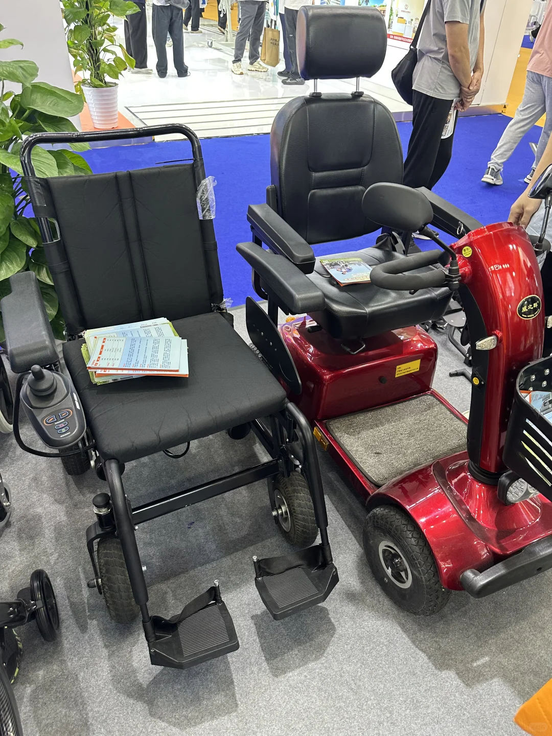 养老展体验~外骨骼机器人