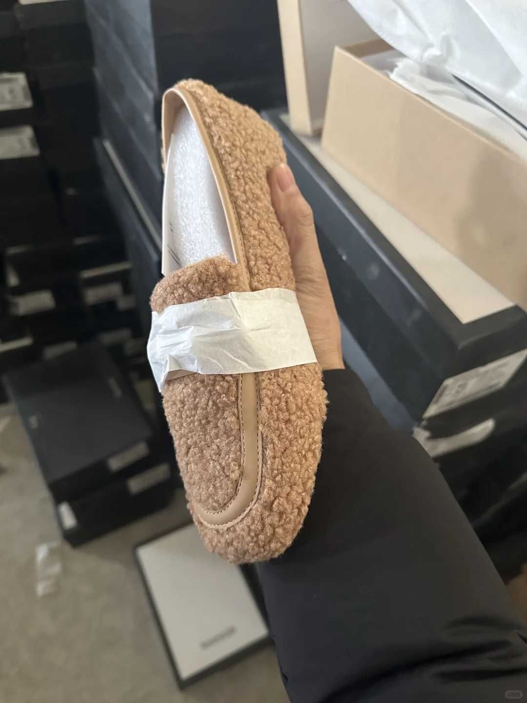 品牌鞋子2万多双