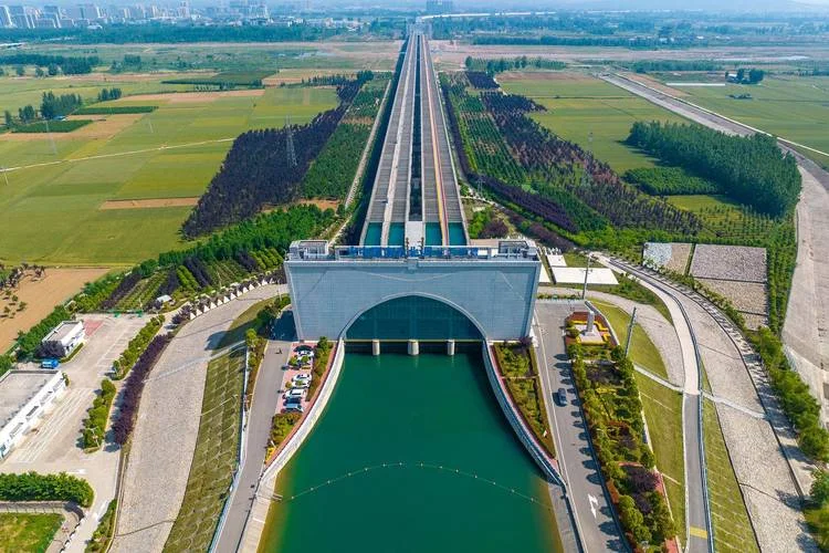 南水北调之沙河渡槽：水到渠成 从天而降！