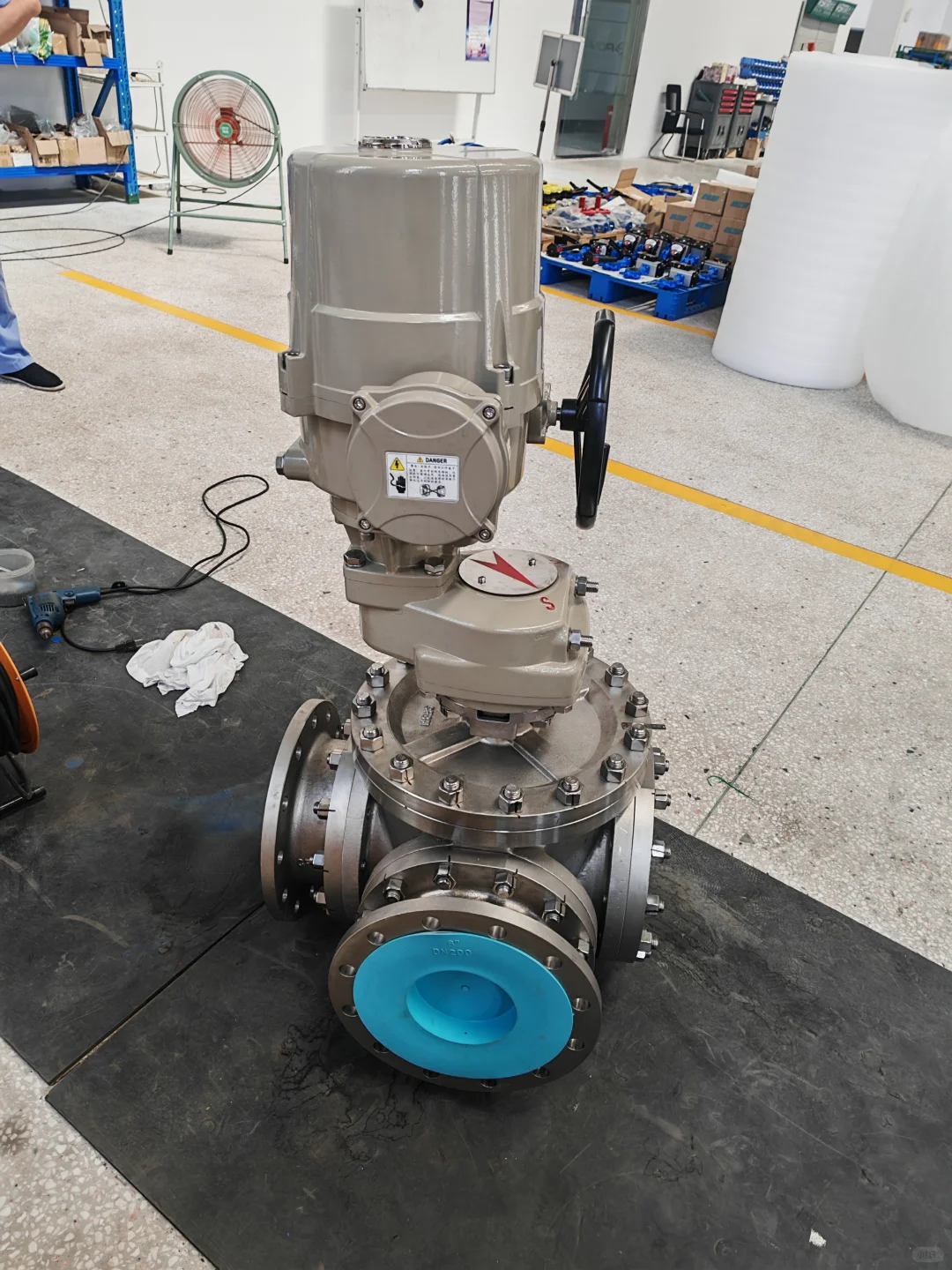 浦欧威电动三通法兰球阀智能型电动执行器