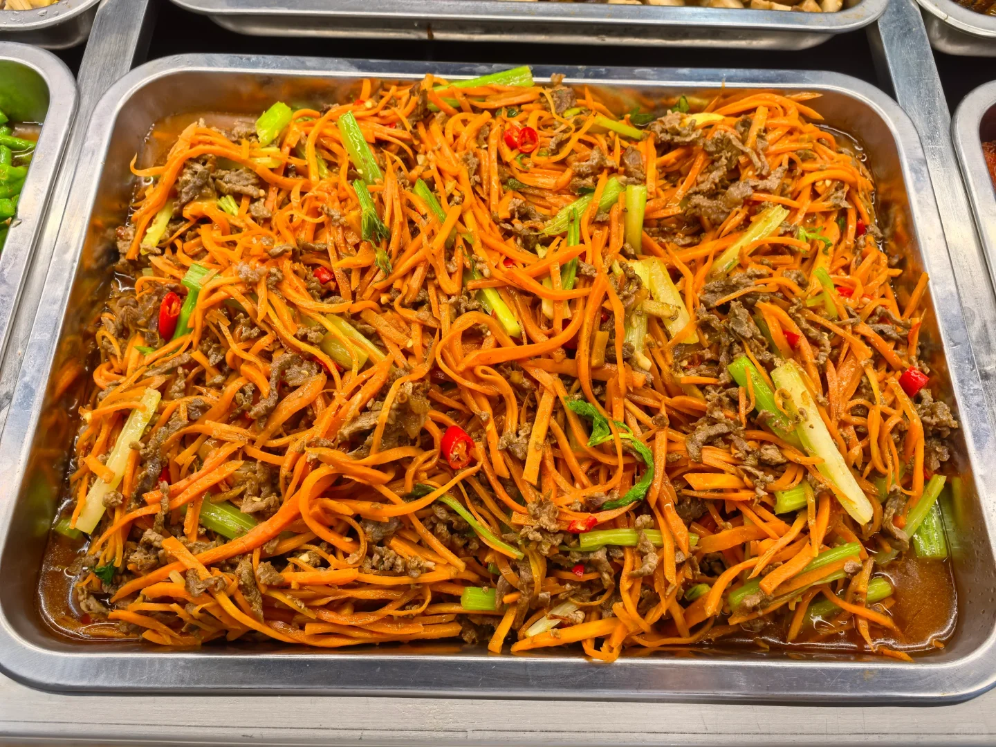 快来工厂饭堂干饭！！！