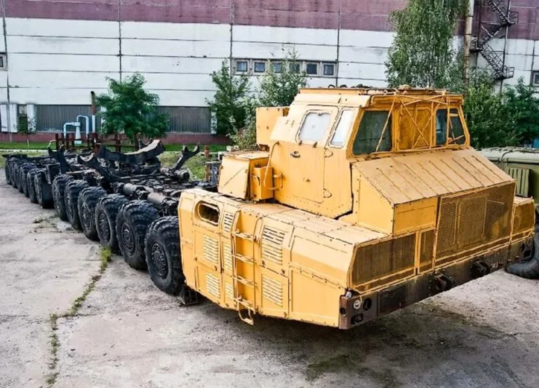 公路列车——МАЗ-7907特种运输车