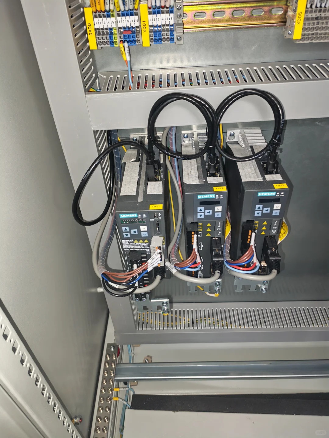 自动化设备装配