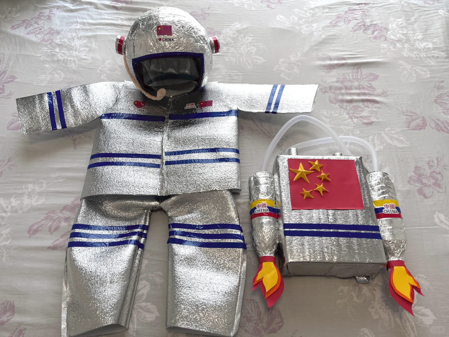 幼儿园环保模特秀，小小宇航员?‍?！