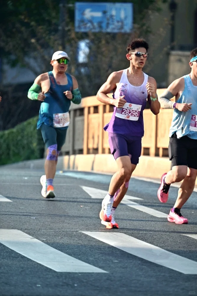 北大金融男跑南京马拉松P(跑)B(崩)了!