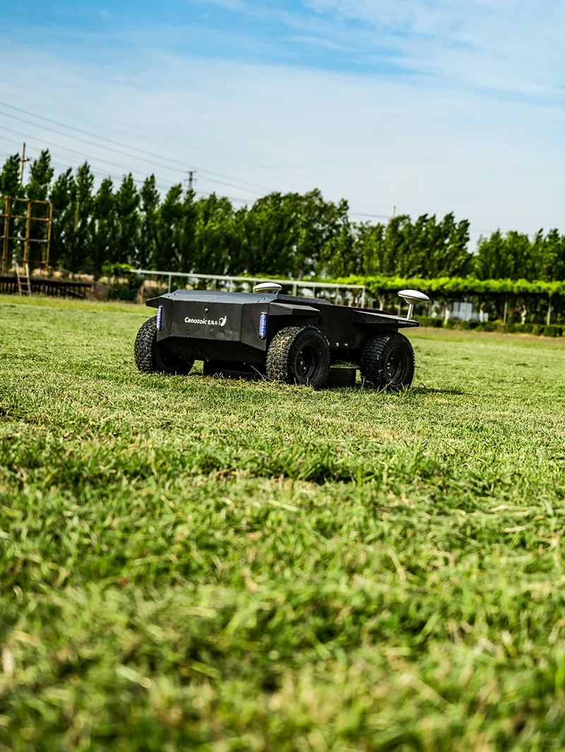 果园除草黑科技：1台=10工人省12万?