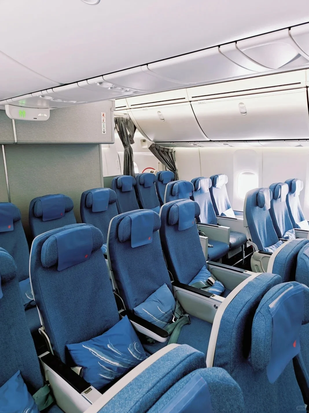 国航有款四发双层大飞机,7架不是都能坐到