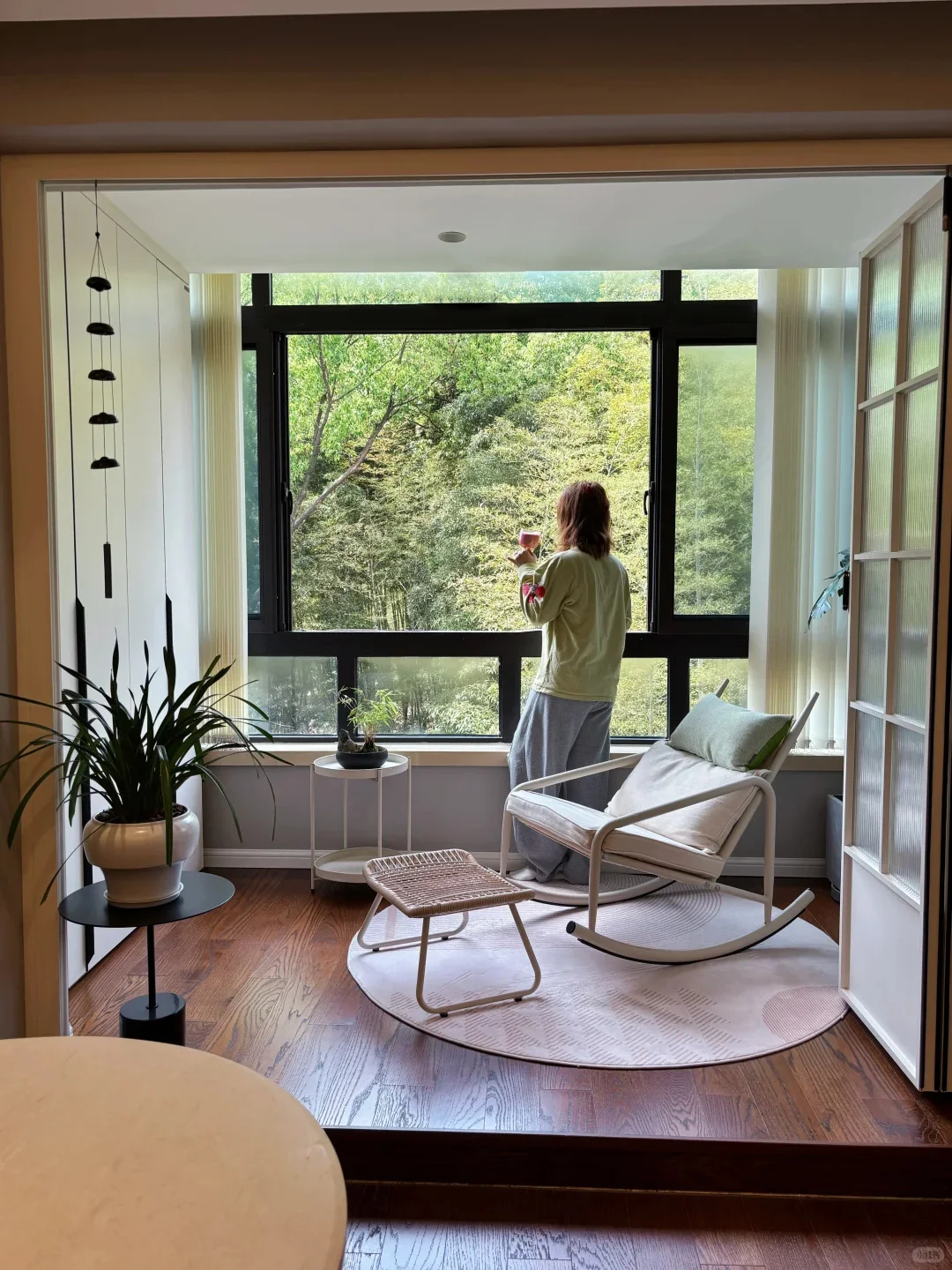 懒人必备！15秒搞定粉嫩草莓酸奶