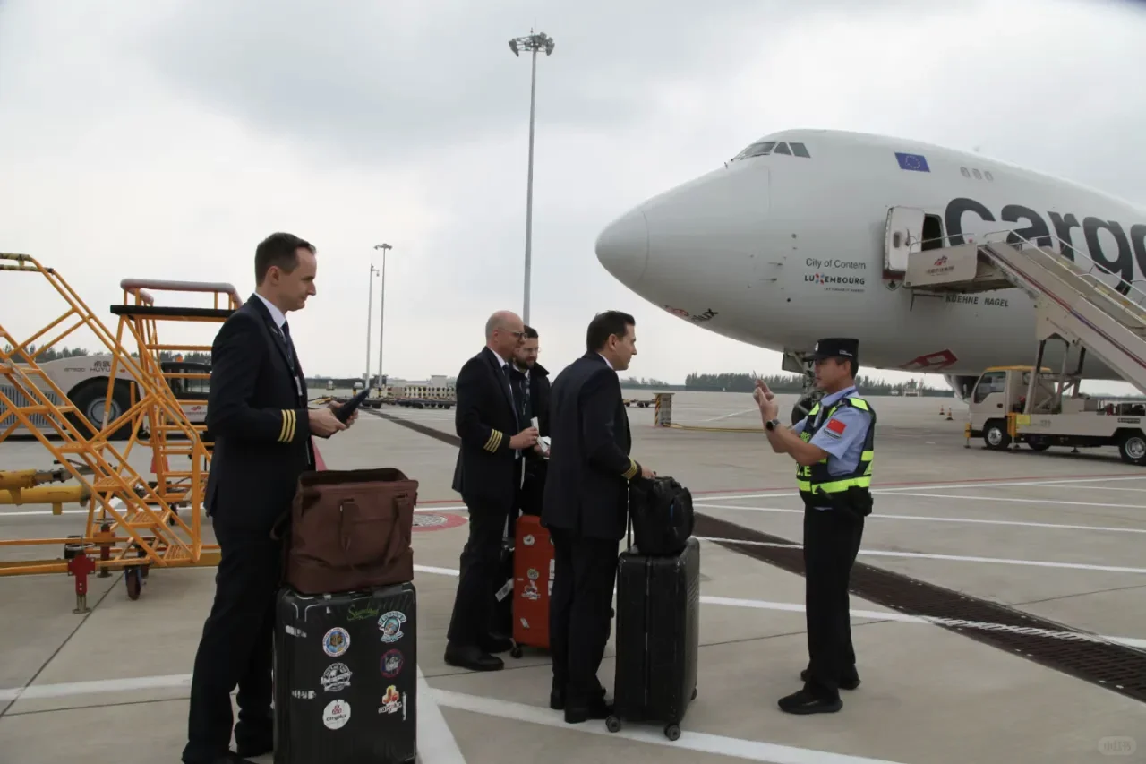 郑州航空口岸国际货机突破10000架次!