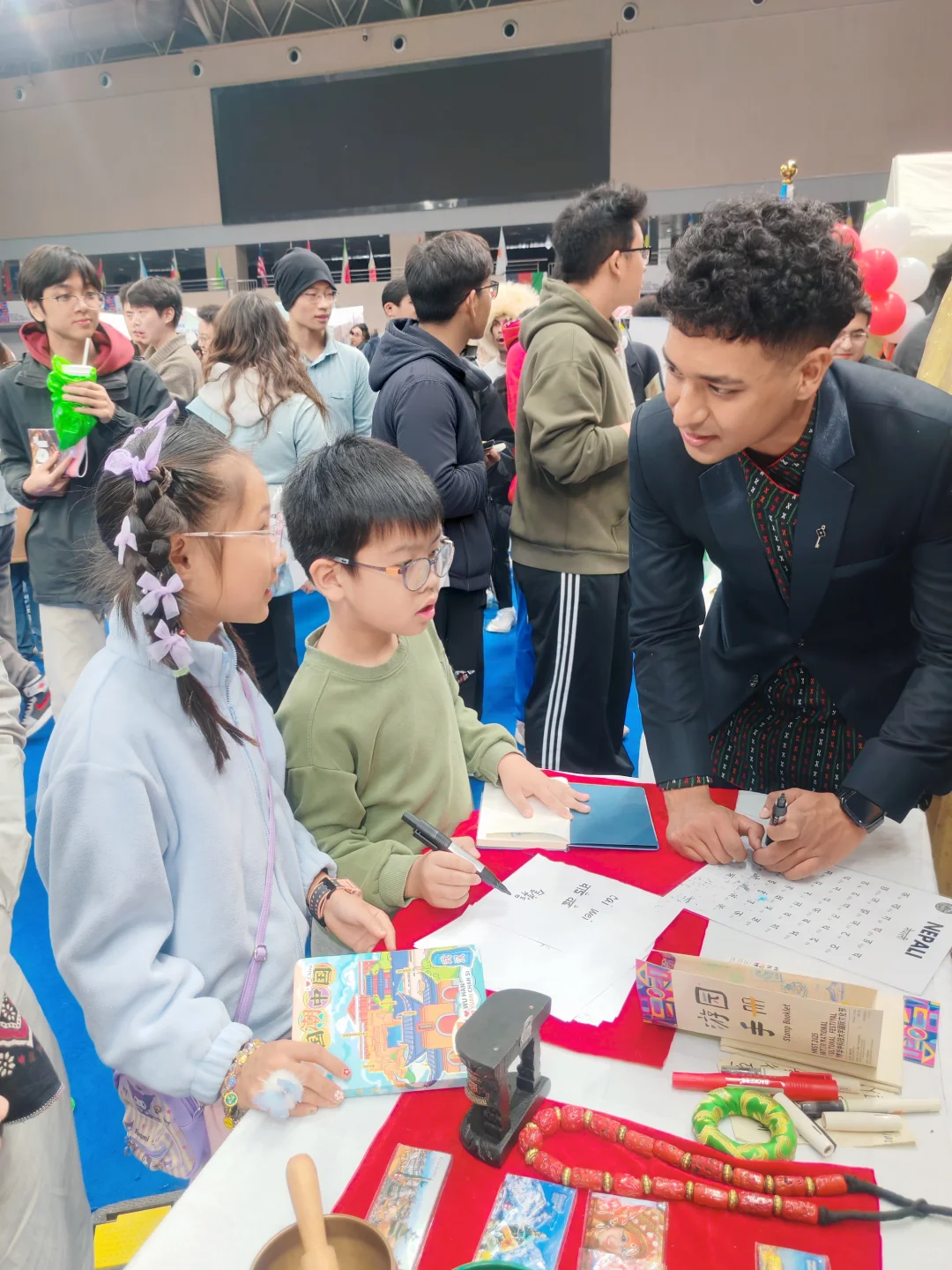 玩转华科国际文化节❗来到地球村本村了