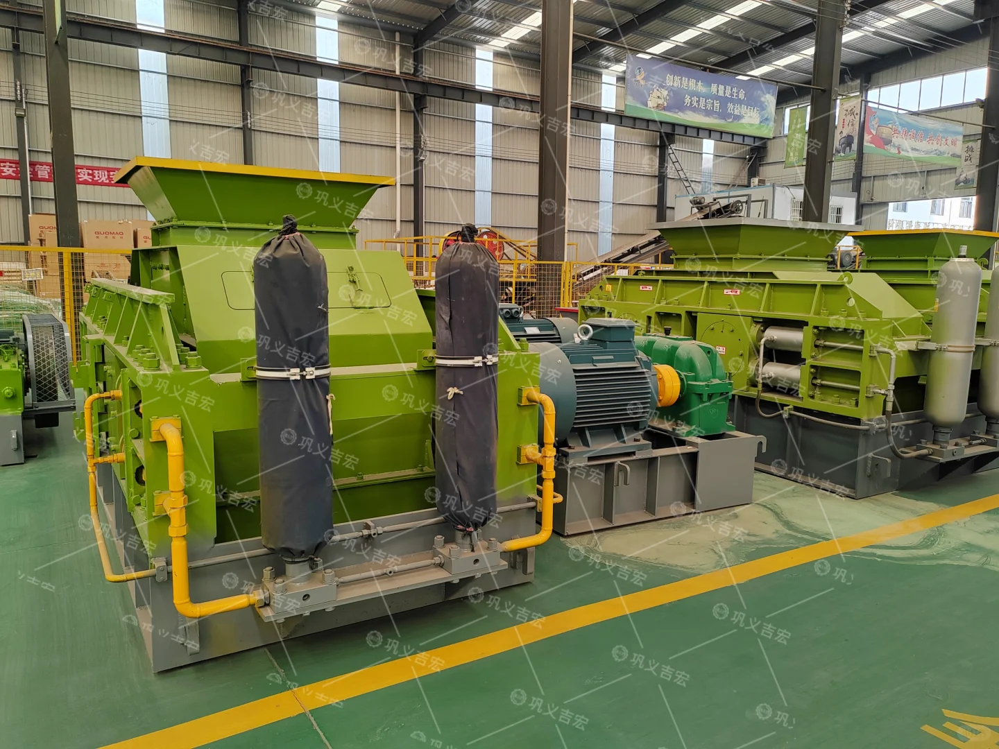 砂石行业绿色转型：对辊制砂机助力废料重生