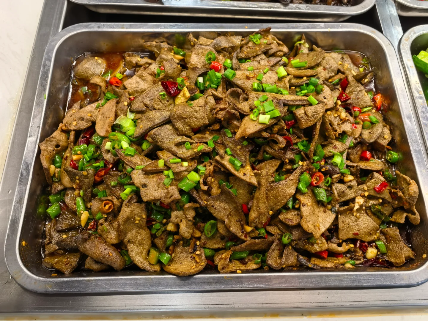 快来工厂饭堂干饭！！！