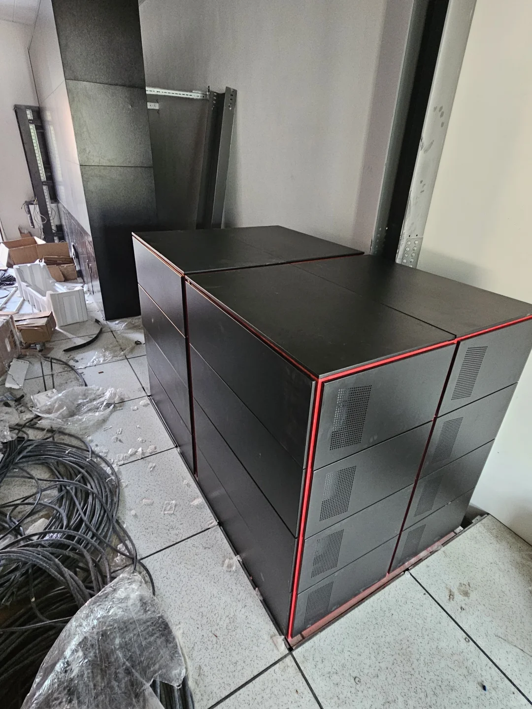 监控室安装调试60KVA应急电源