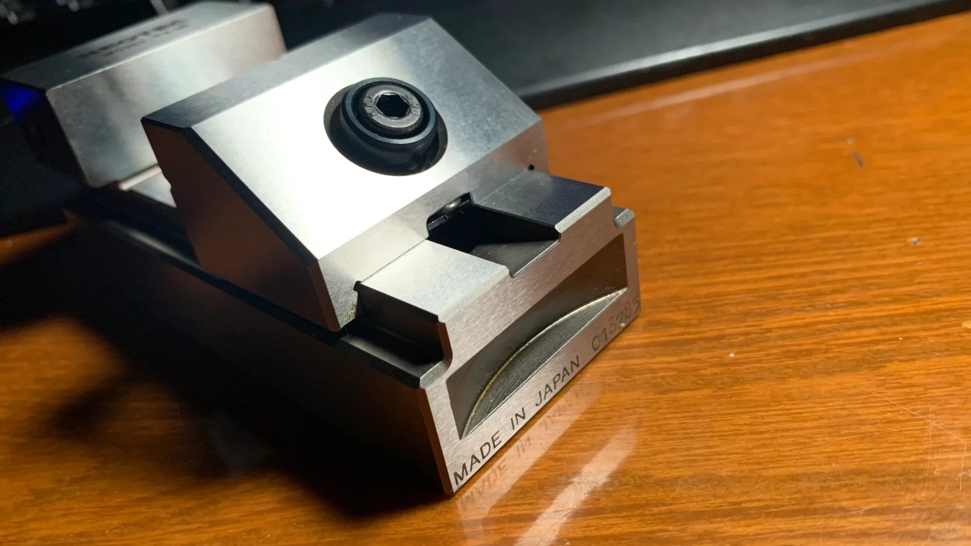 日本精密小台钳