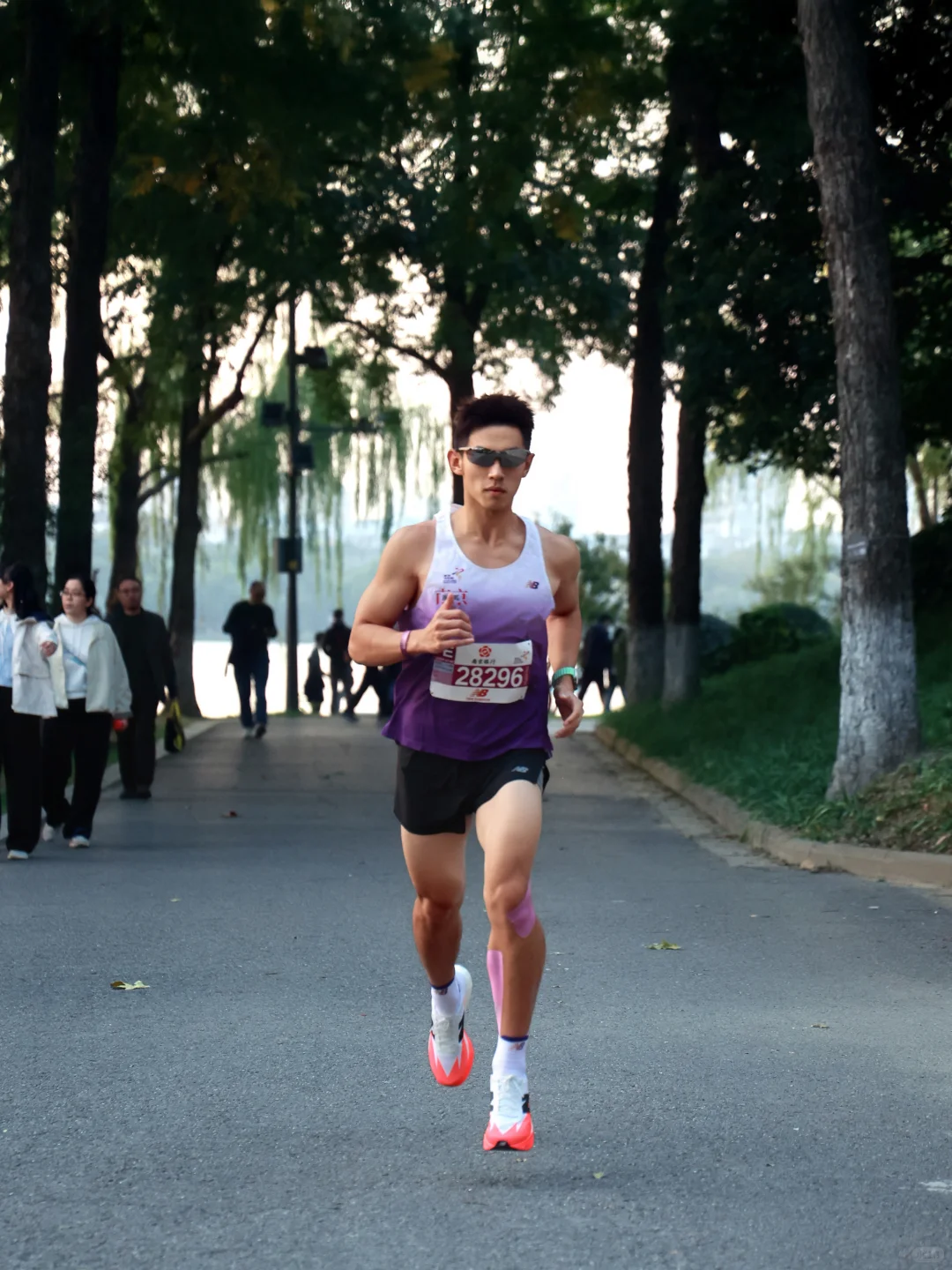北大金融男跑南京马拉松P(跑)B(崩)了!