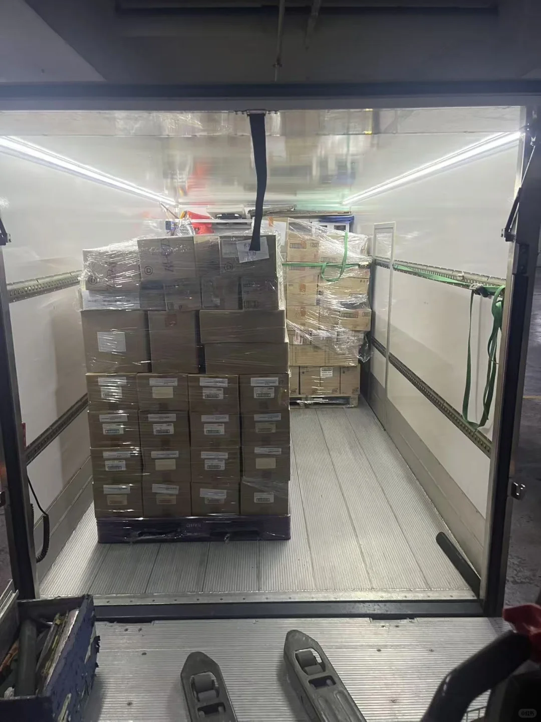 收货?卖货?全能美妆选手上线